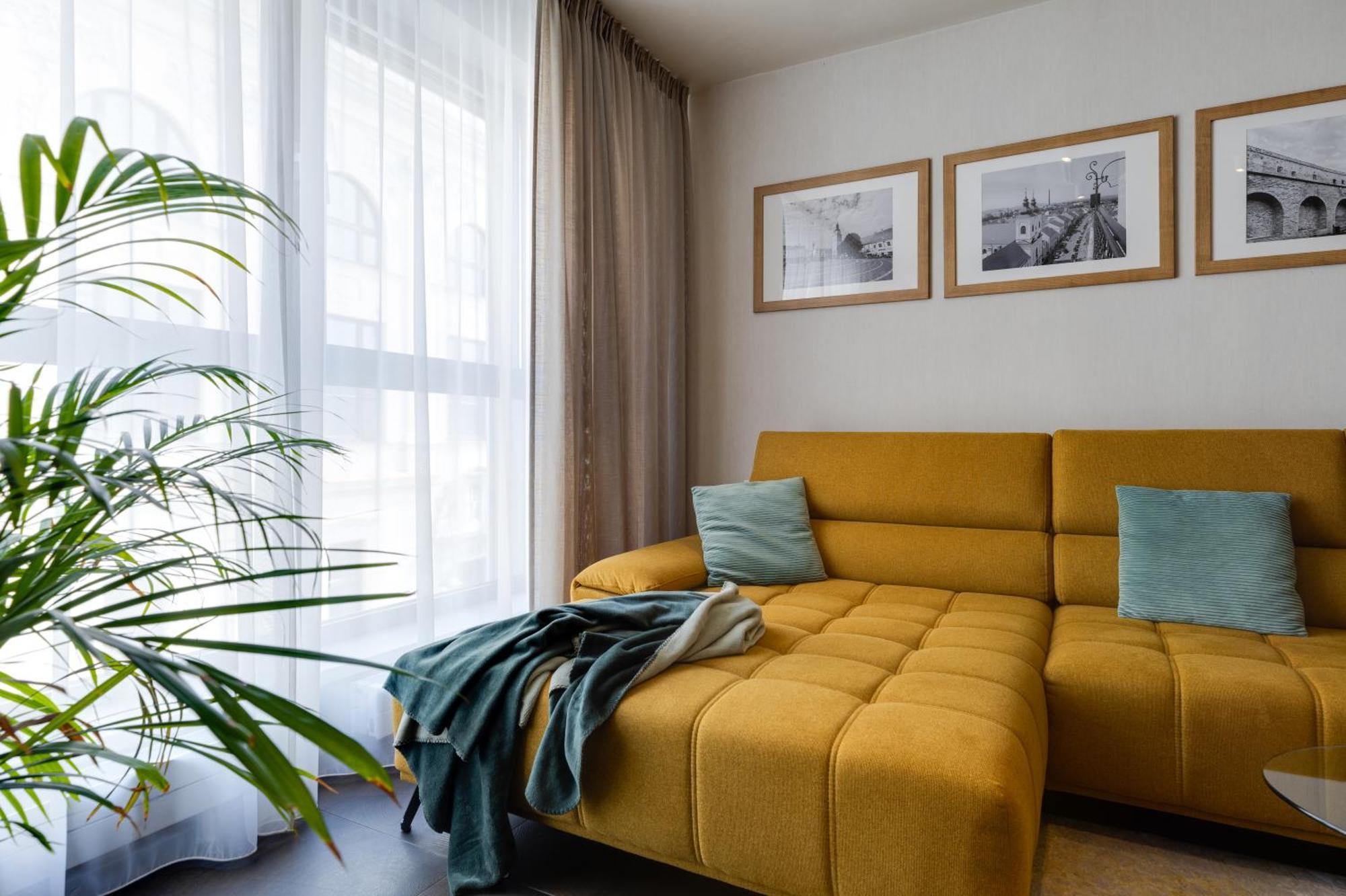 Apartman Leonardo - City Center Трнава Екстериор снимка