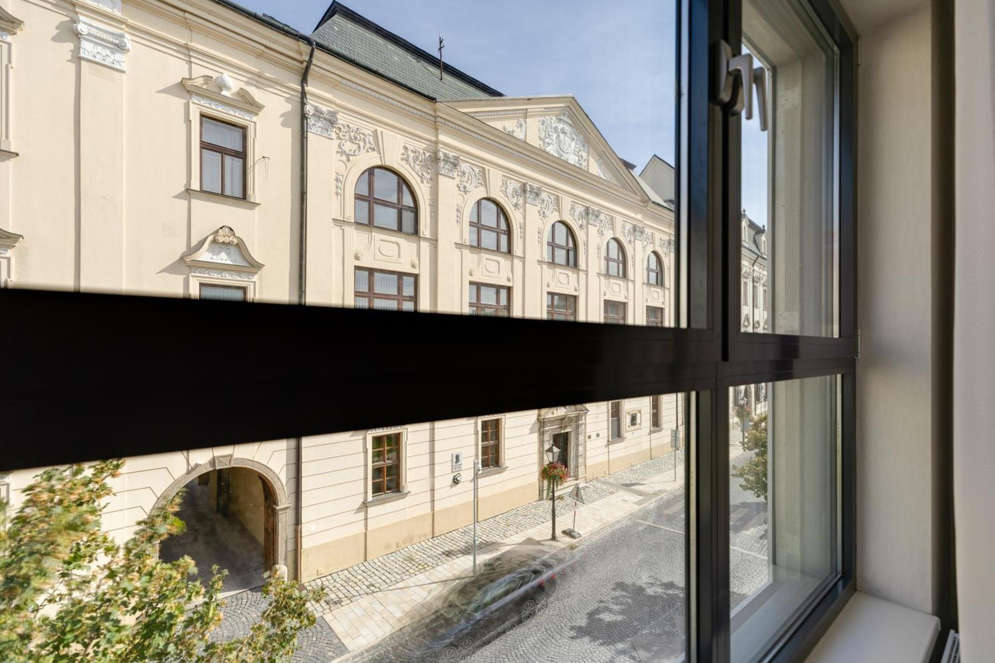 Apartman Leonardo - City Center Трнава Екстериор снимка